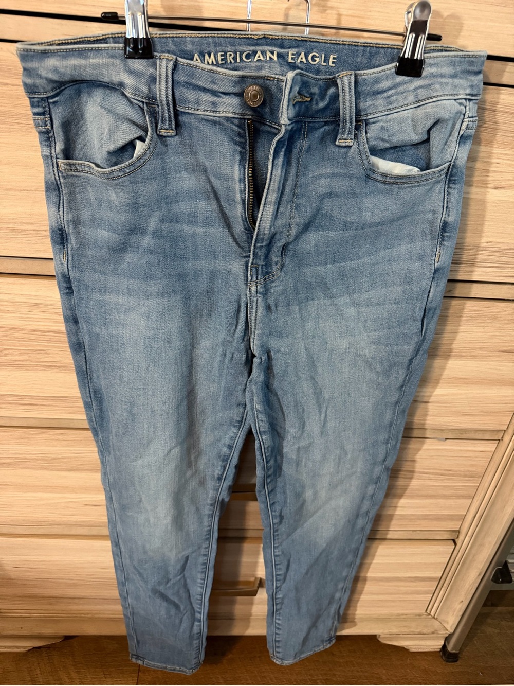 American Eagle Women’s Light Wash Skinny Jeans - 10 Short